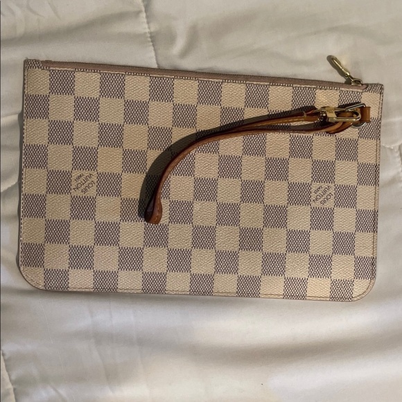 LV Pochette. Authentic.